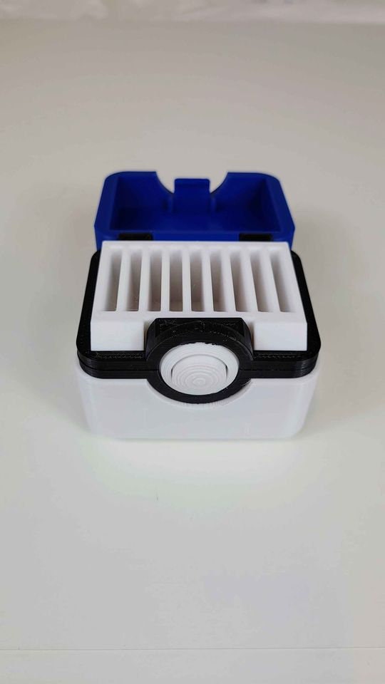 Nintendo Switch & 3DS Pokemon Pokeball Game Case Holder